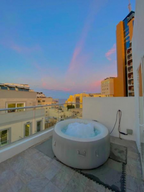 Seaview With JACUZZI PENTHOUSE in PACEVILLE